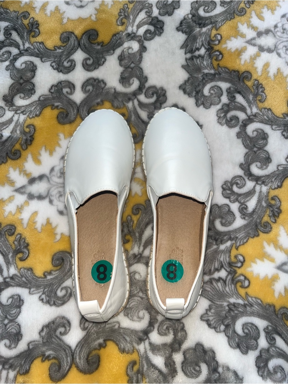 Women’s Slip-On Flats in White